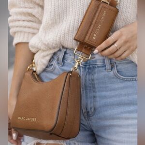 ✨ Marc Jacobs Brown Leather Crossbody + Strap Card Case ✨